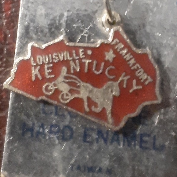 1960/70's Red Kentucky Souvenier Cloisonne Enamel Charm - Picture 5 of 12